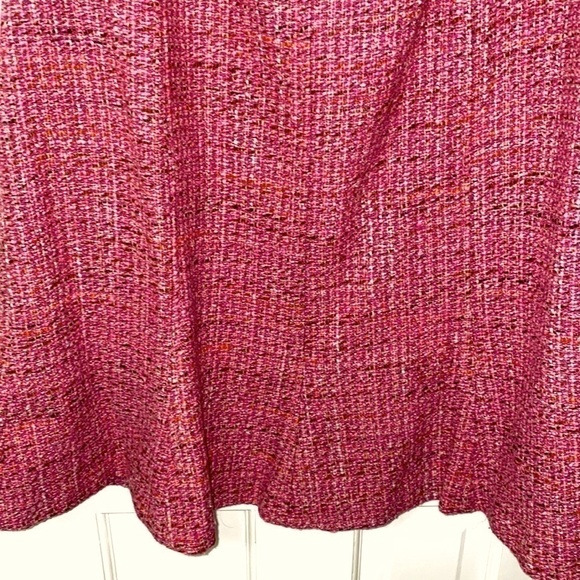 Neiman Marcus Wool tweed rose pink skirt. Fit and flare. Size 10. - Picture 4 of 9